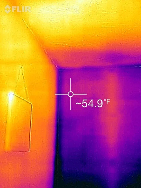 Thermal image showing a cold spot from insufficient insulation
